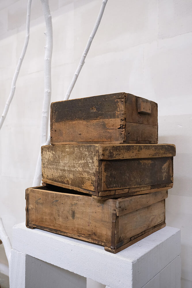 Trademark Living Kavita gammel trækasse