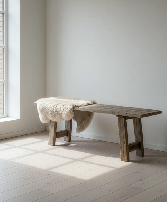 Rustik bænk af Genbrugstræ.