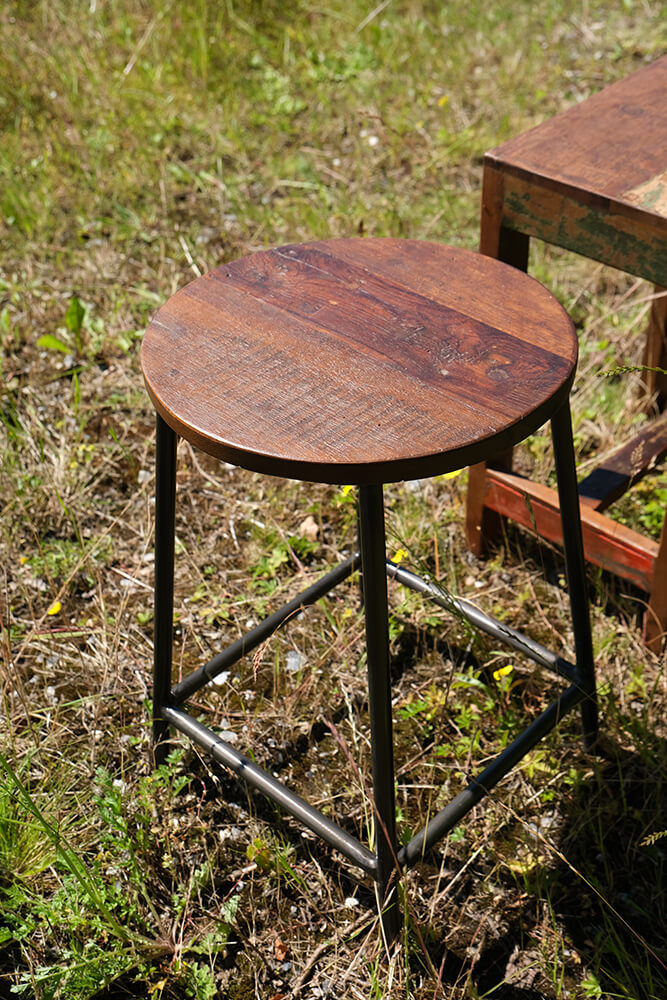 Trademark Living Leo skammel med sæde i genbrugstræ