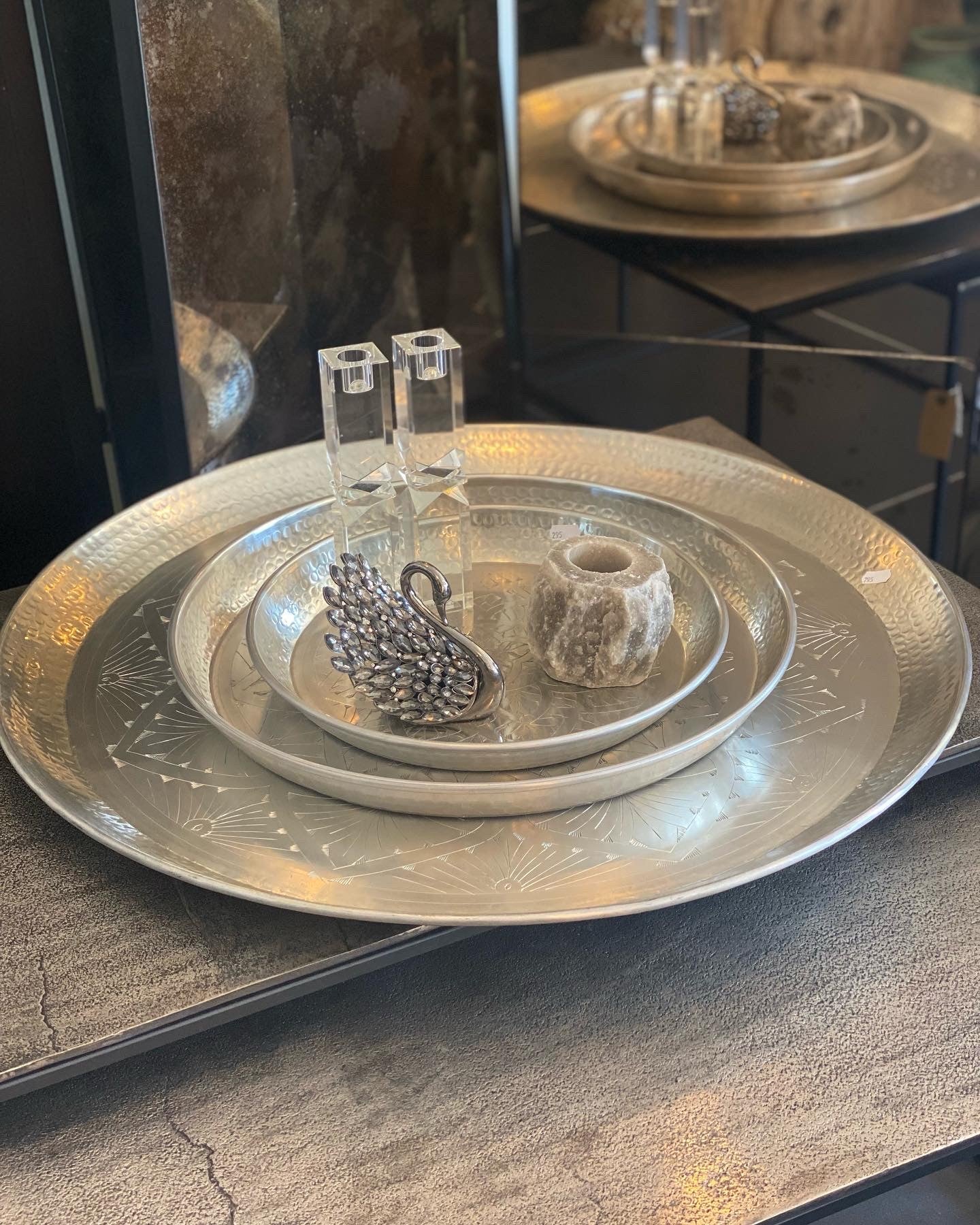 ROUND SILVER TRAY LARGE