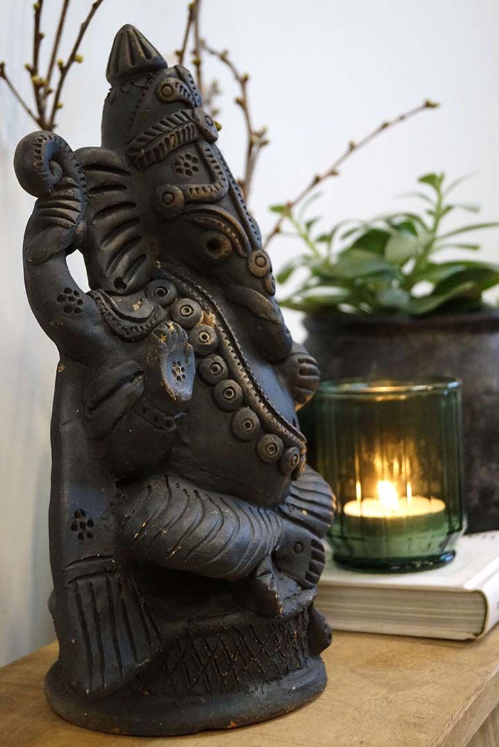 Trademark Living Ganesha figur i ler