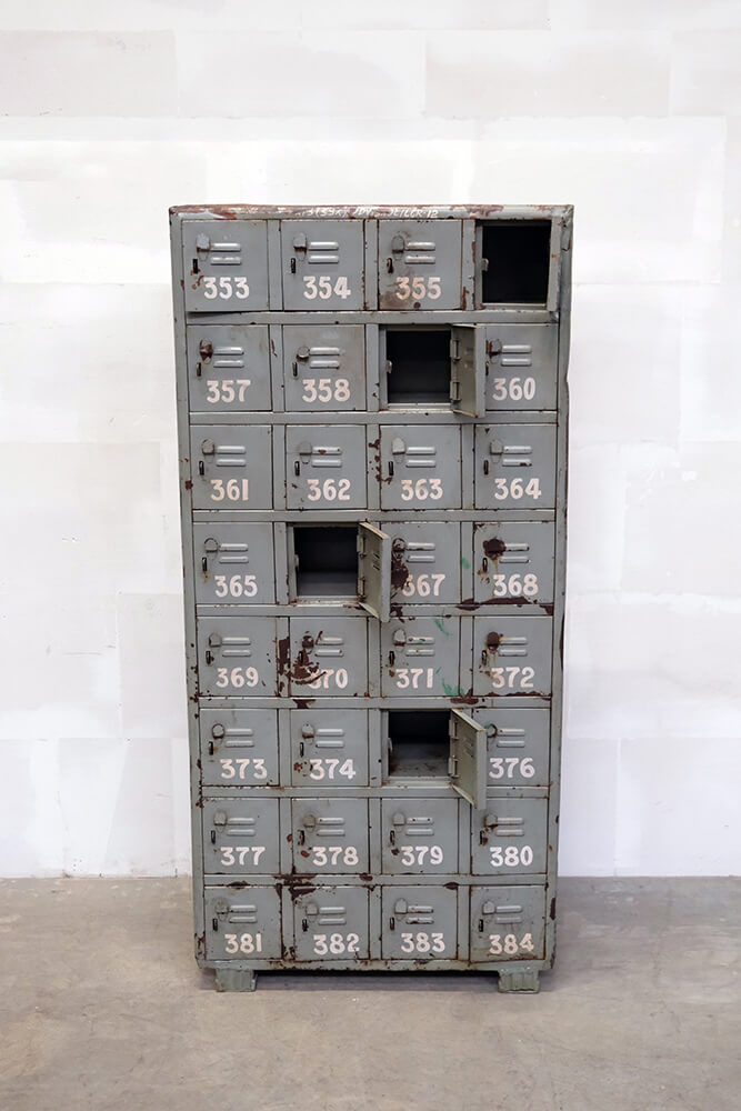 Trademark Living Lockerskab med 32 rum