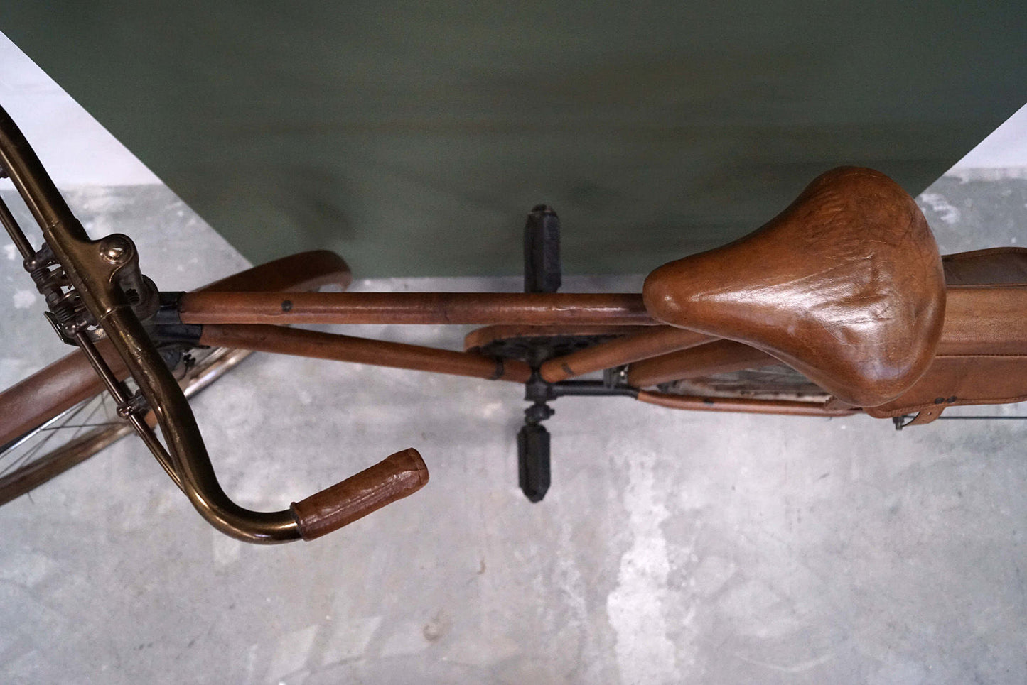 Trademark Living Indurain læderbetrukken cykel