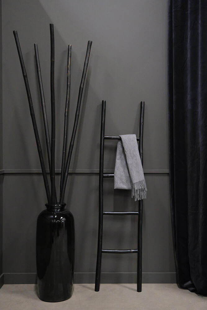 Trademark Living Carlson træstige - sort