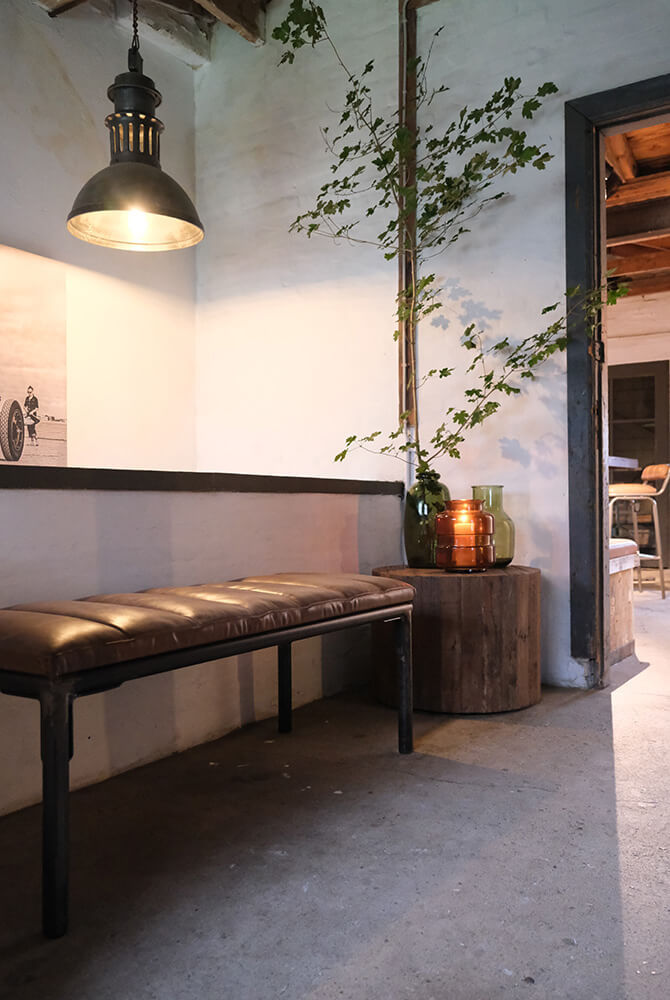Trademark Living San Francisco rundt træbord på 3 hjul