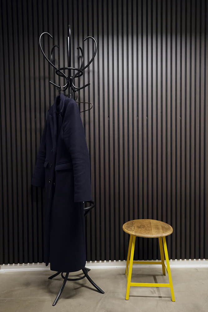 Trademark Living Monarch stumtjener