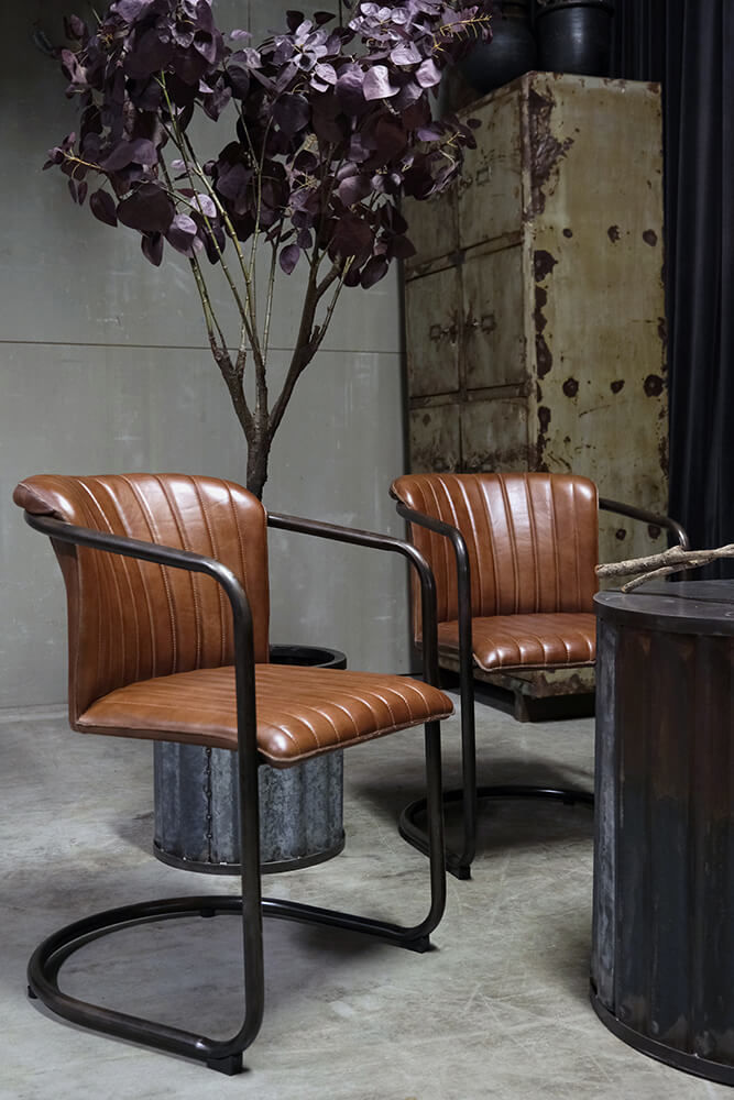 Trademark Living Harlem spisebordsstol med quiltet læder