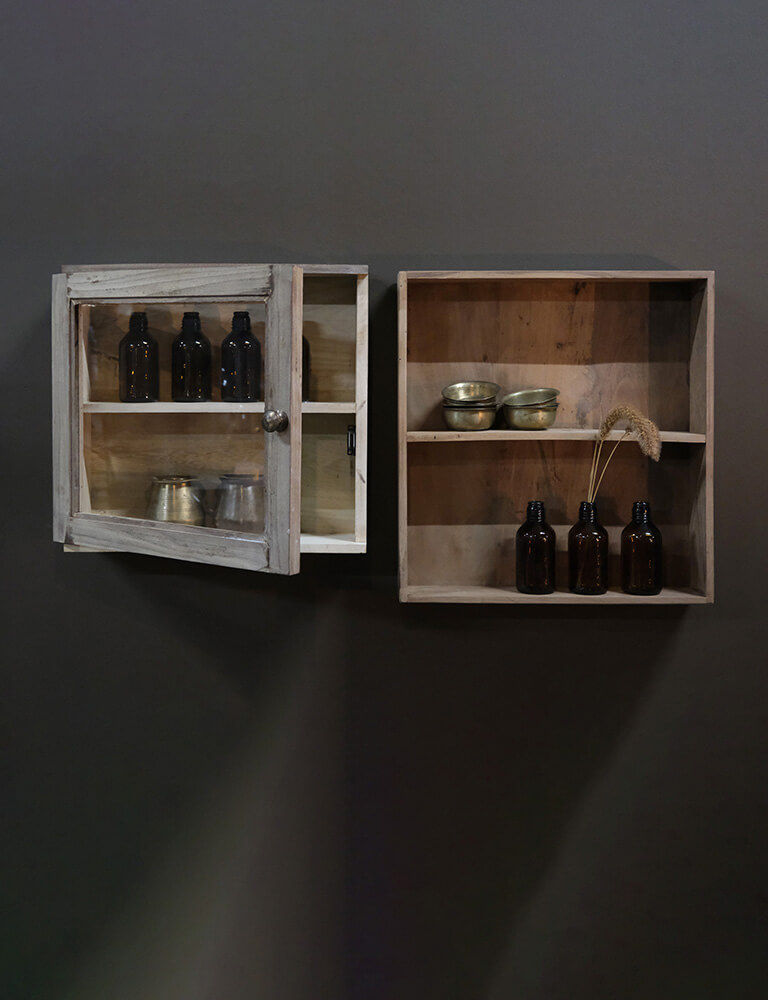 Trademark Living Lancaster vægskab med glaslåge