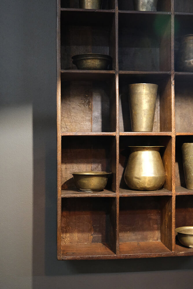 Trademark Living Messingkrus med fin patina