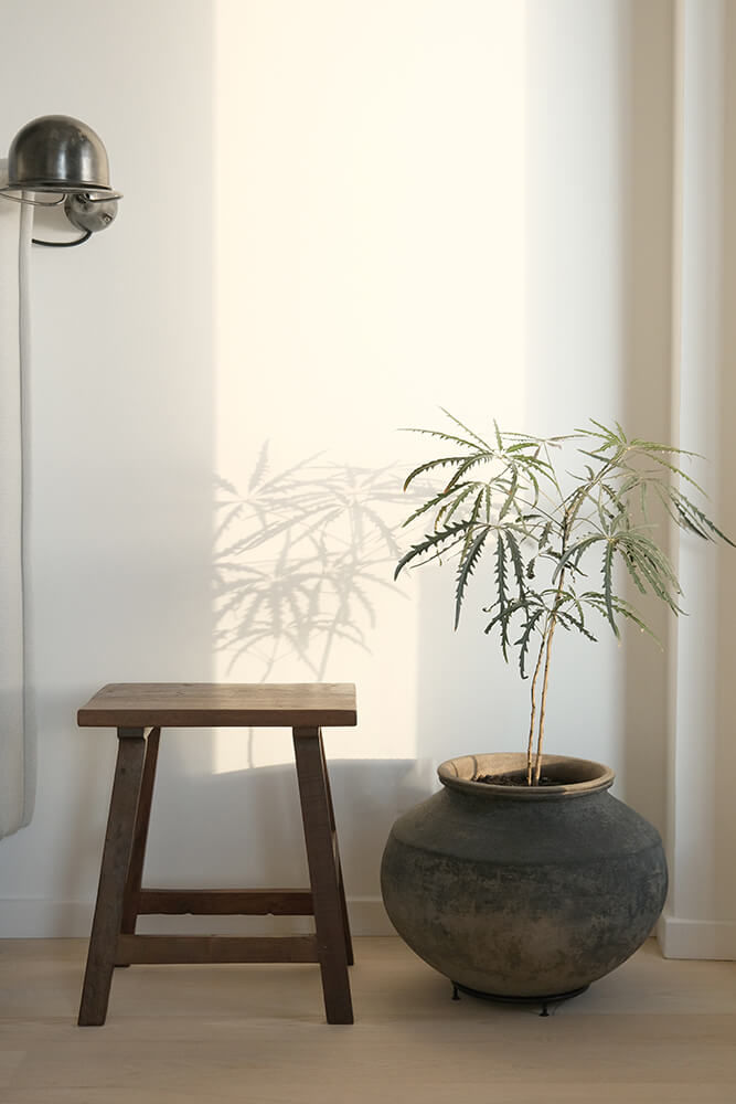Trademark Living Unik krukke med jernfod