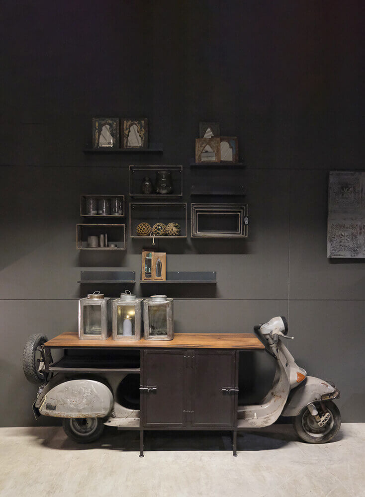 Trademark Living Gorm jernhylde i enkelt design - M