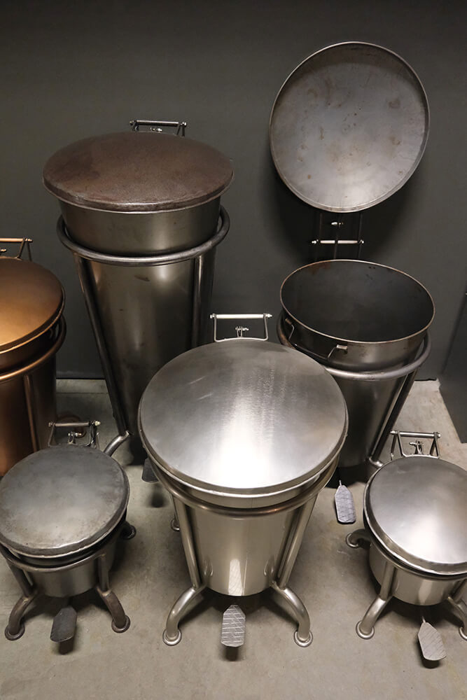 Trademark Living Klapp pedalspand jern - S