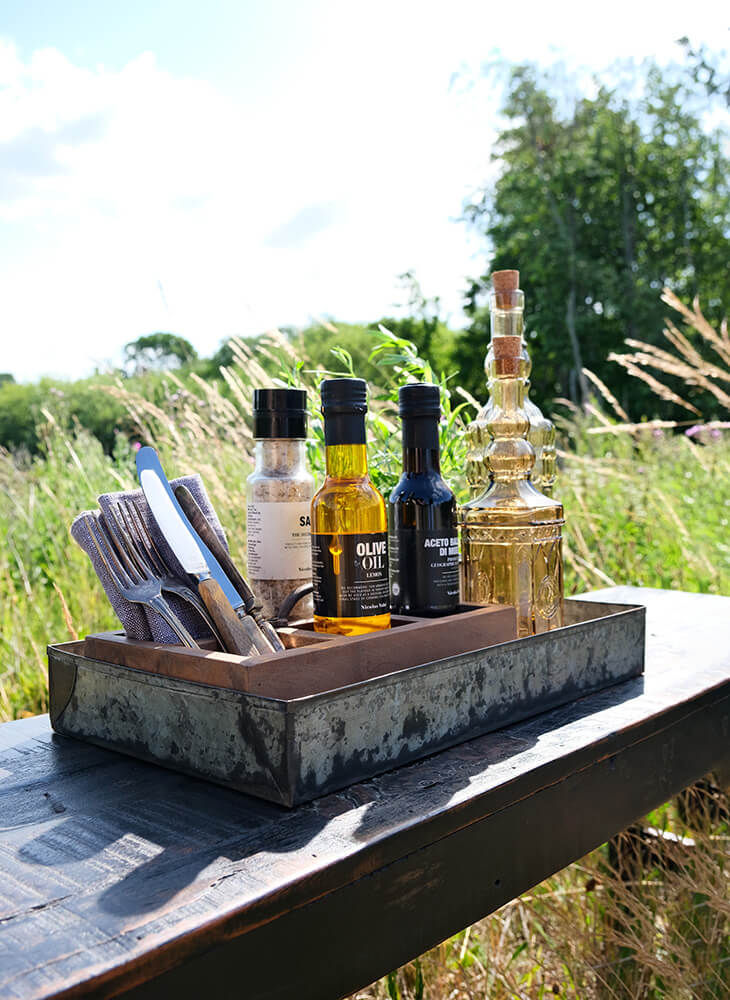 Trademark Living Mona trækasse med 6 rum