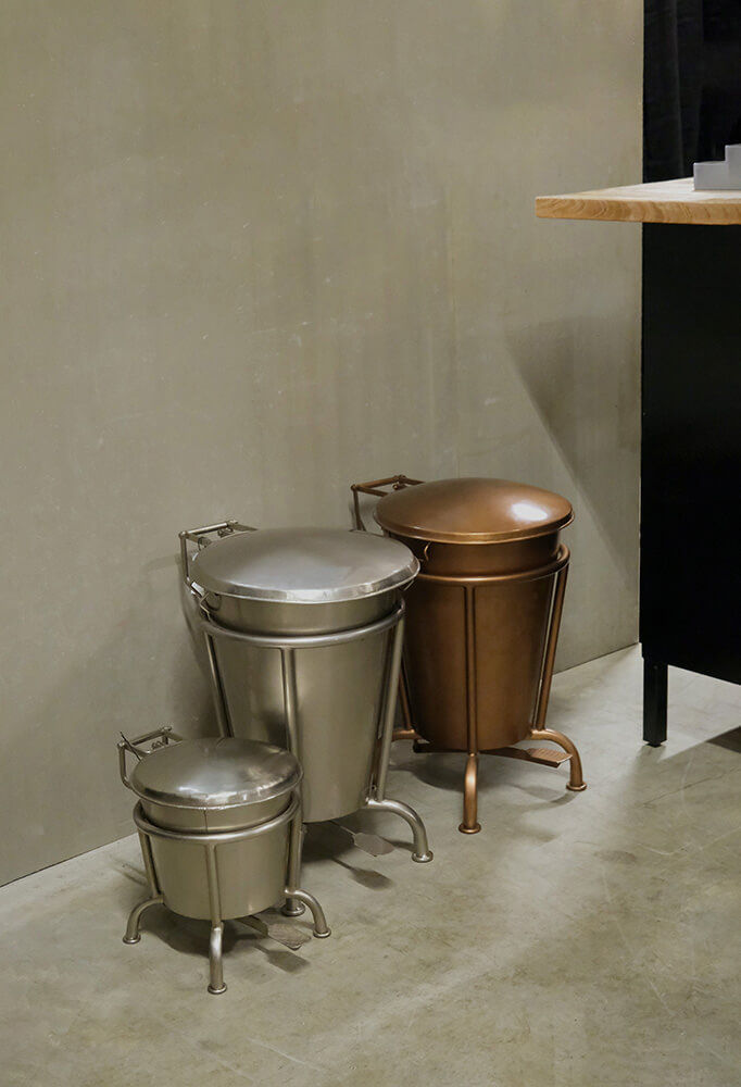 Trademark Living Klapp pedalspand shiny - S