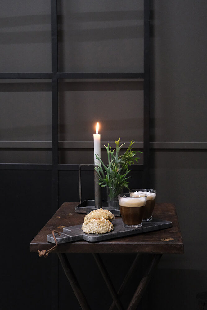 Trademark Living Old Fashioned cafébord