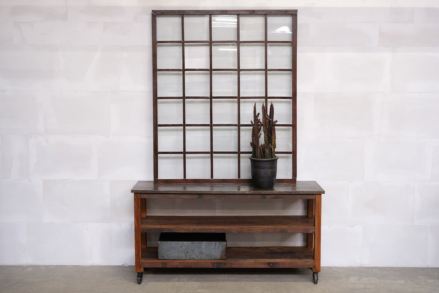 Trademark Living Chhagna konsolbord med metaltop