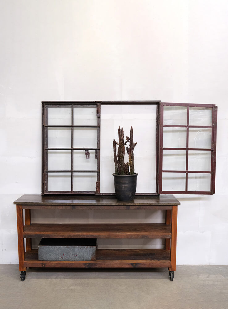 Trademark Living Chhagna konsolbord med metaltop