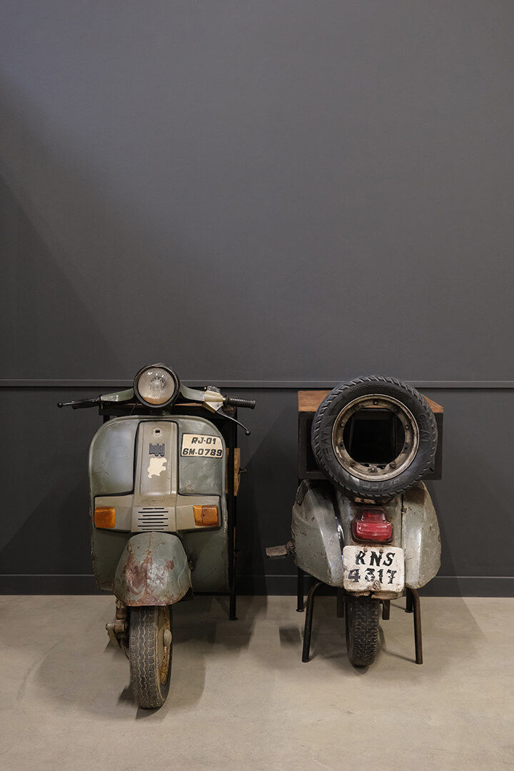 Trademark Living Yuri disk af scooterfront