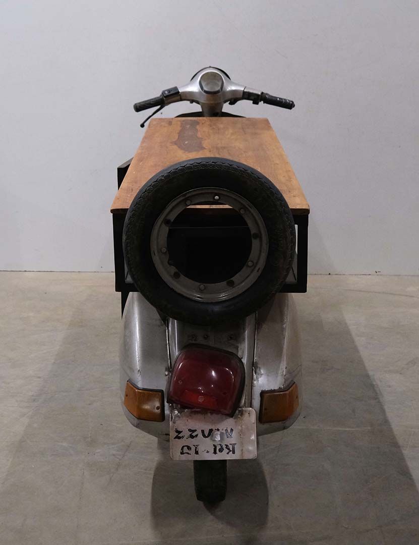 Trademark Living Nali Scooterdisk med god opbevaring