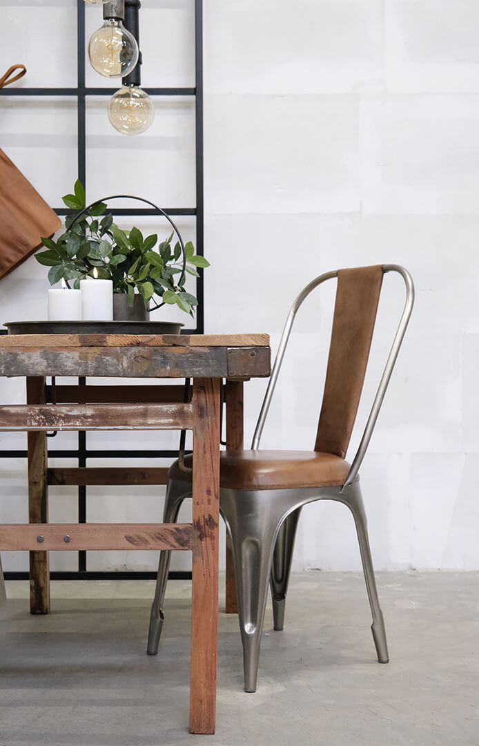 Trademark Living Living polstret spisebordsstol med høj ryg - shiny med læder