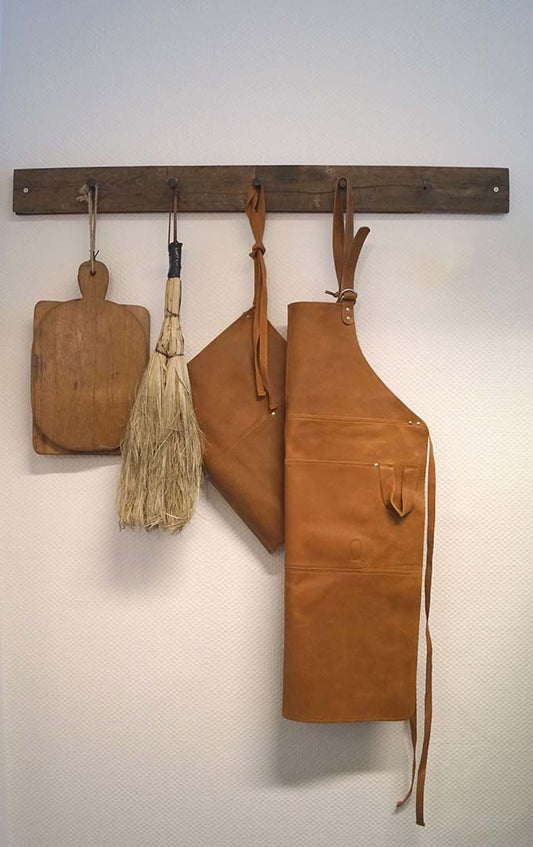 Trademark Living Kost af bast med læderstrop