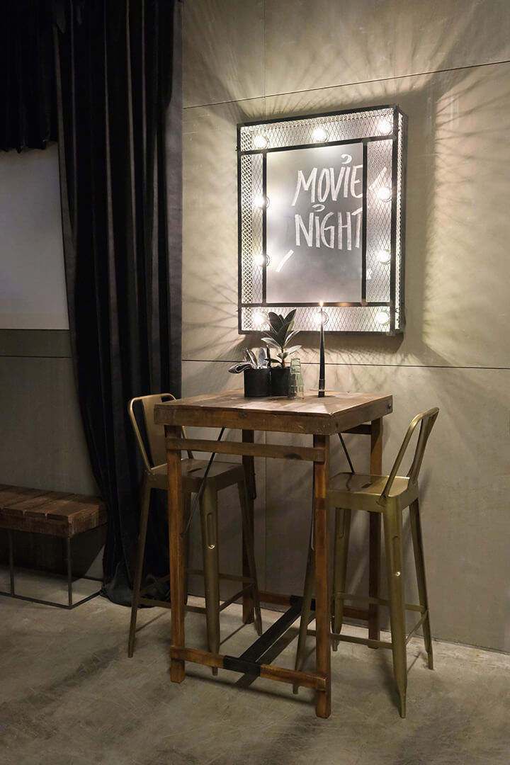 Trademark Living Calcutta barbord i træ - S