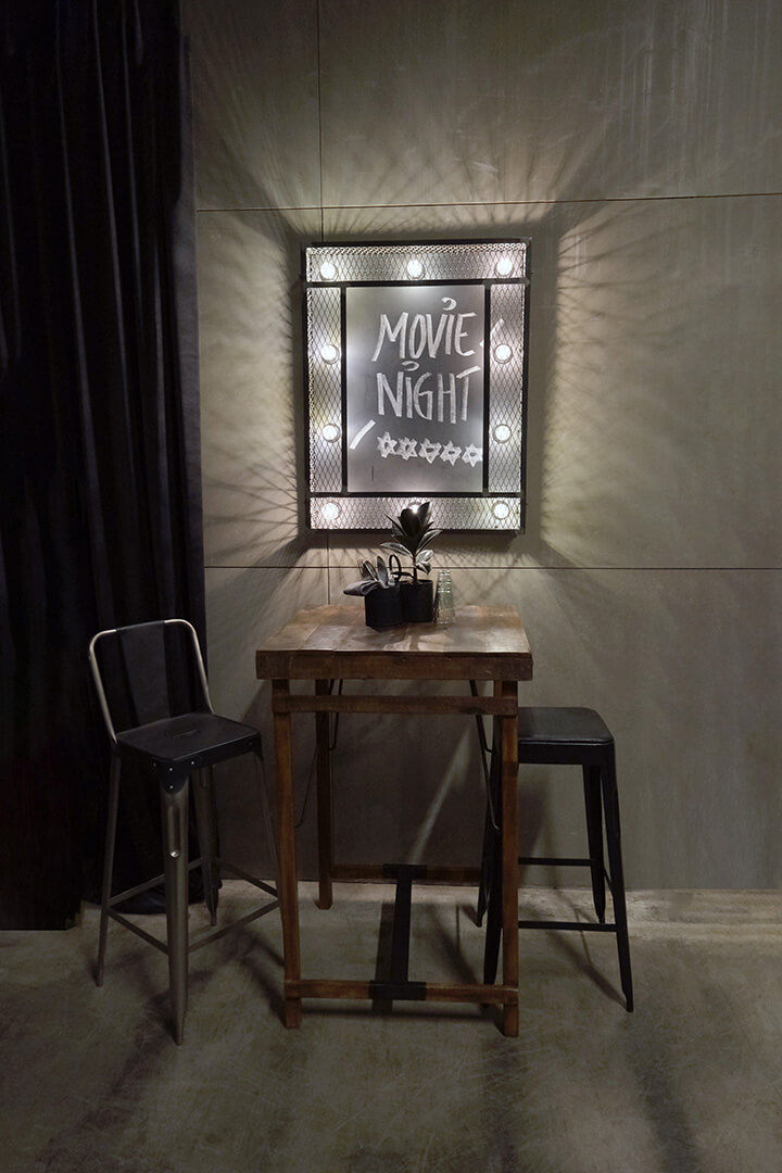 Trademark Living Calcutta barbord i træ - S