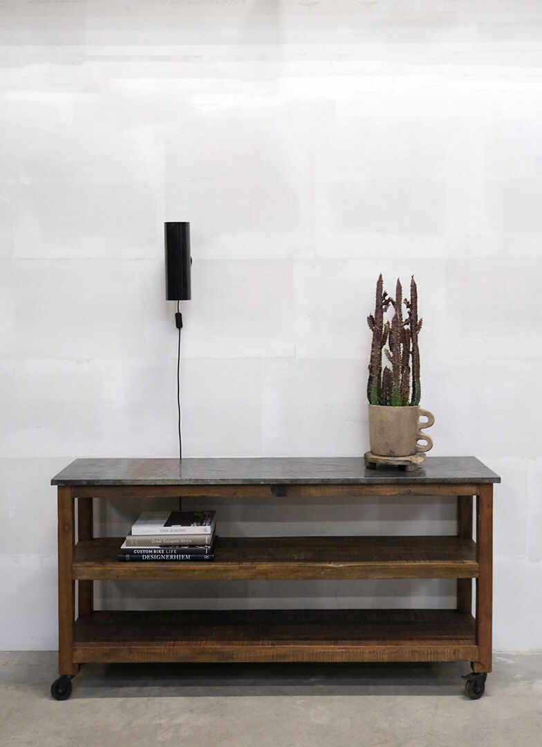 Trademark Living Chhagna konsolbord med metaltop