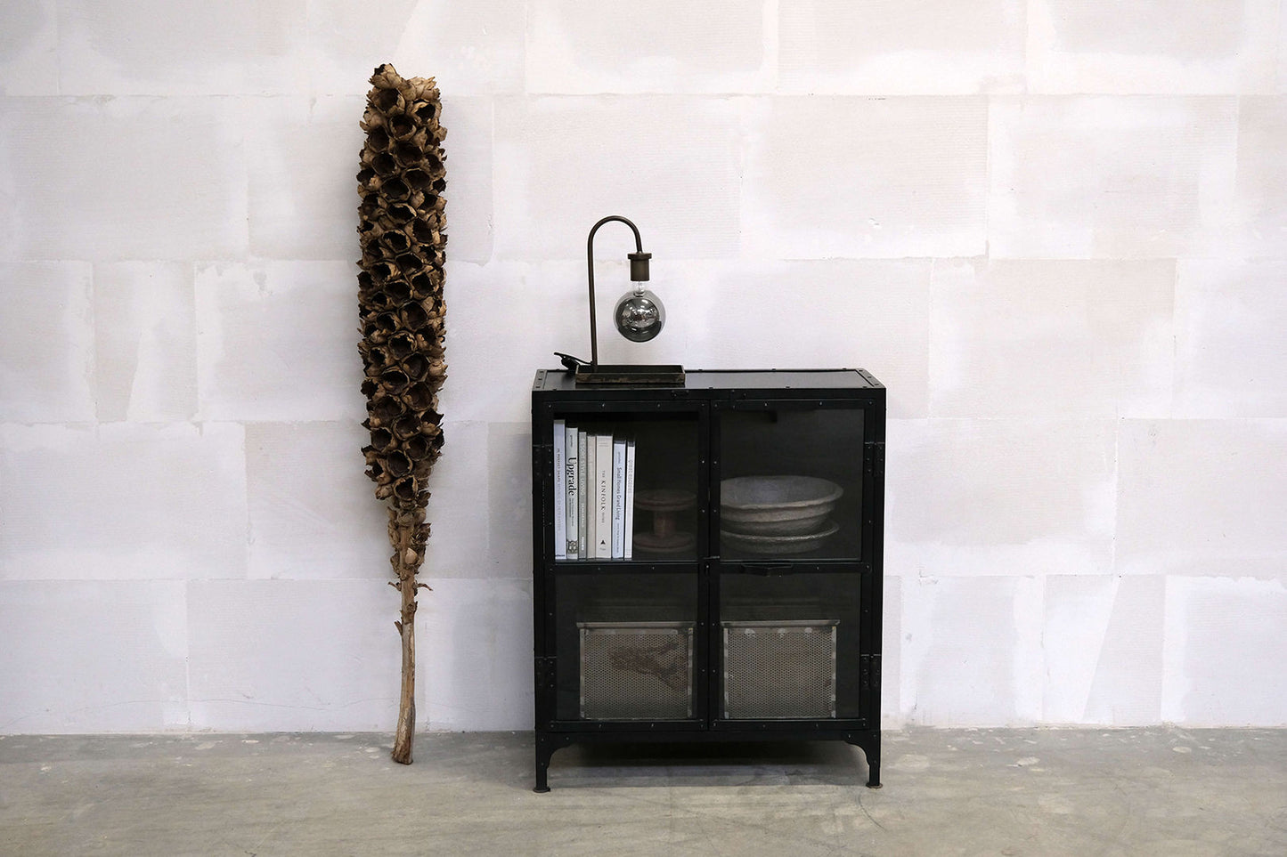 Trademark Living Barack skænk med glaslåger