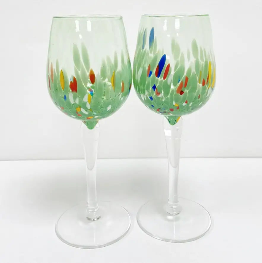 Elegance-grønt vinglas i mundblæst Murano-glas