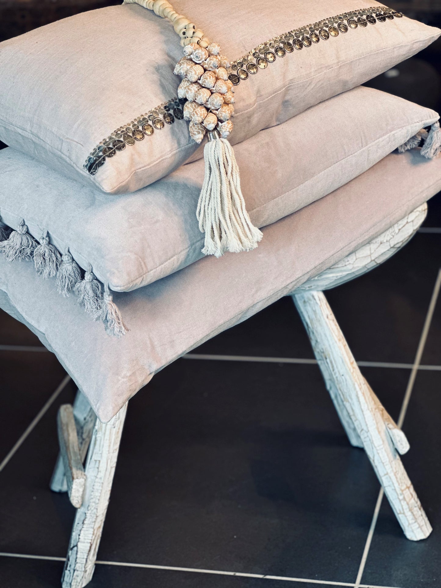 LILLAC VELET TASSEL