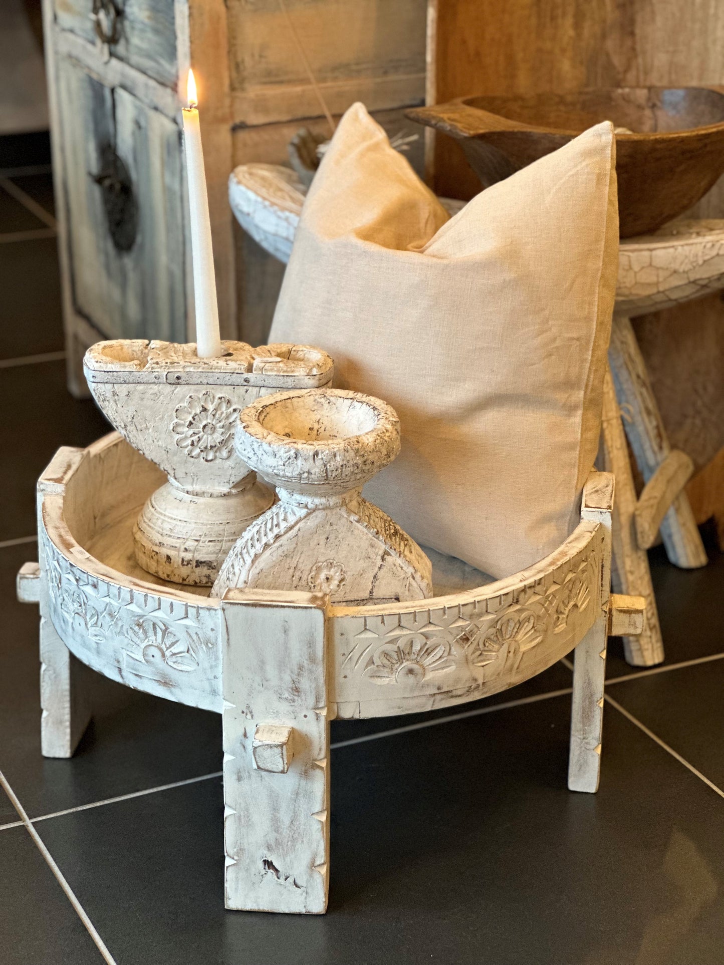 WOOD CANDLEHOLDER