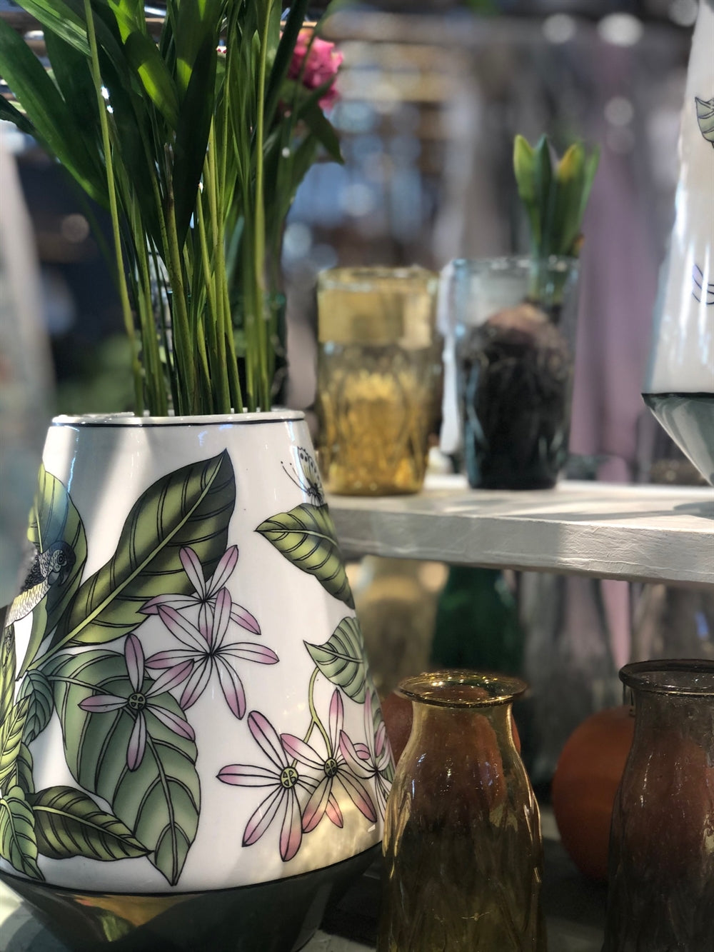 PORCELAIN VASE PARROT 16 x 32