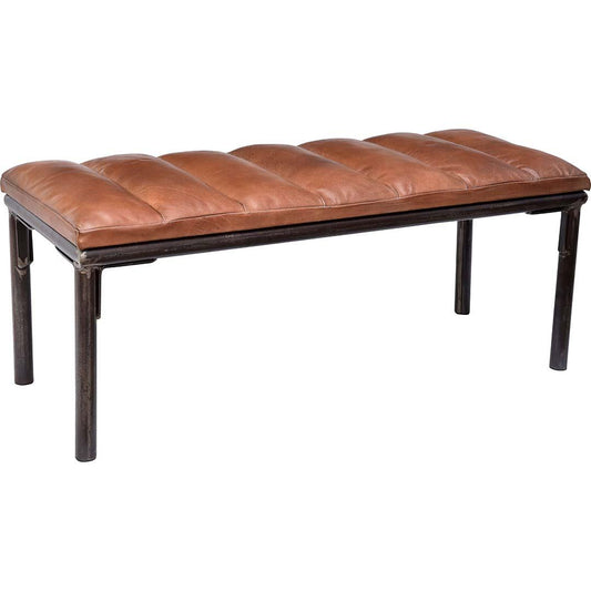 Bænk i jern og læder.
