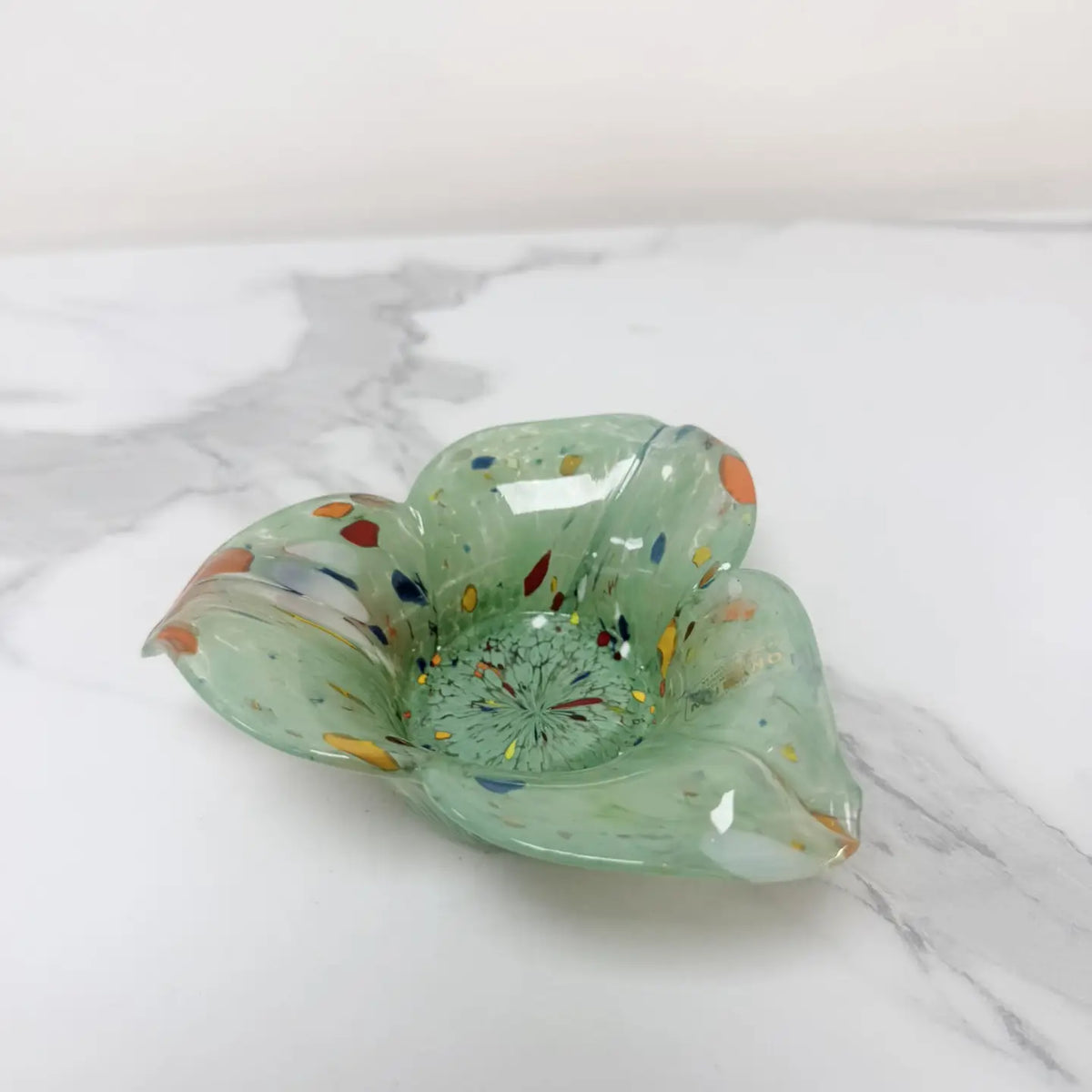 Stor olivengrøn askebæger i Murano-glas