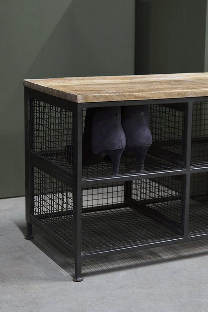 Bænk som skoreol - jern/træ.