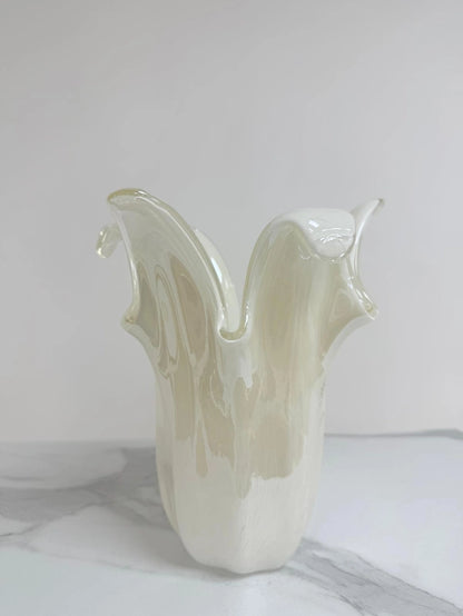 Vaso Giusy, elfenbensfarvet i muranoglas - H 25 cm.