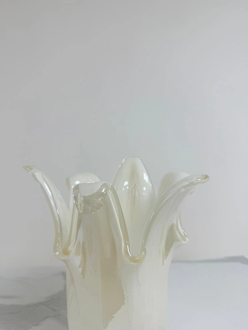Vaso Giusy, elfenbensfarvet i muranoglas - H 25 cm.