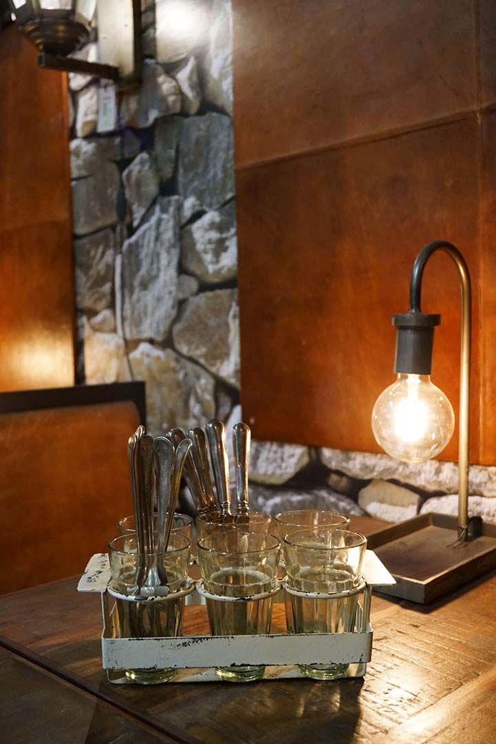Trademark Living Maya bakke med 6 glas - creme