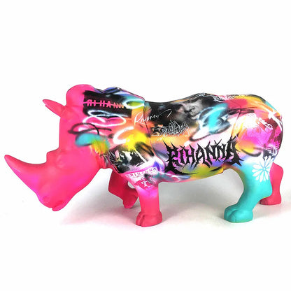 RINO- Håndmalet kunstfigur - 60 cm x 20 cm x 28 cm - RIHANNA