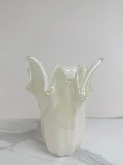 Vaso Giusy, elfenbensfarvet i muranoglas - H 25 cm.