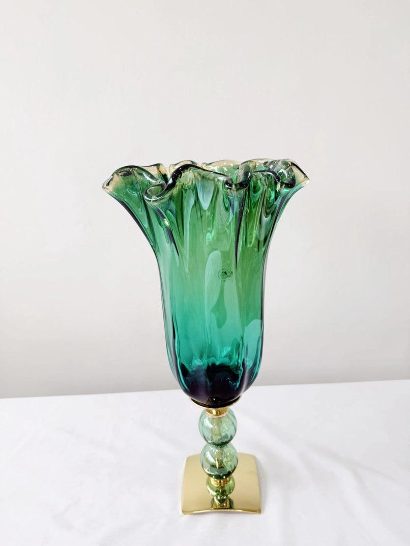 Vaso fazzolett, -vase i grøn glas - med guldbund - fra Murano - H 45 cm