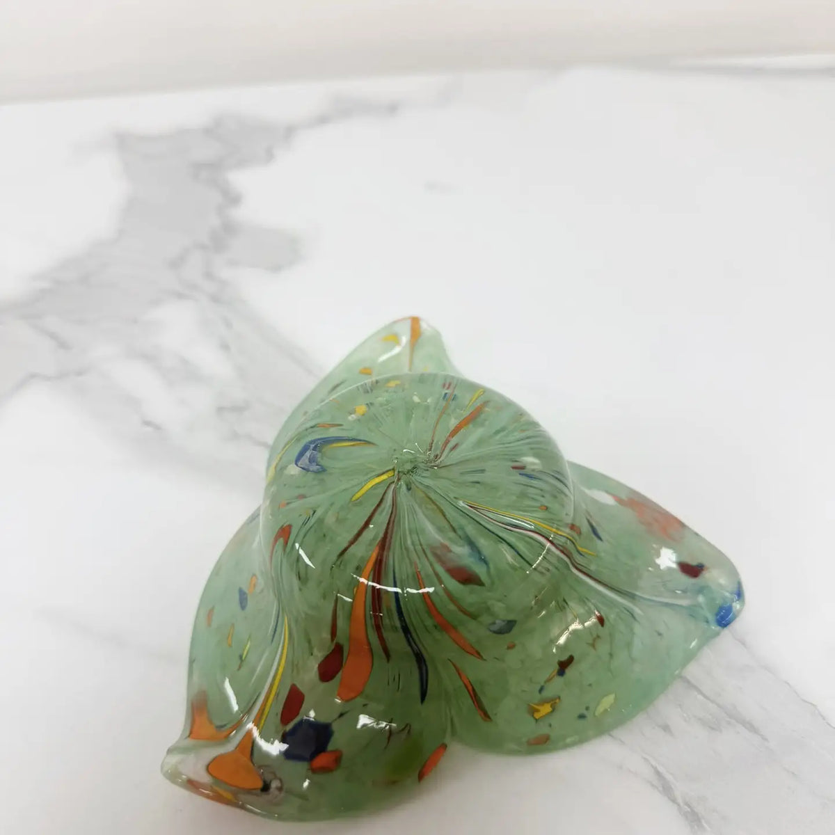 Stor olivengrøn askebæger i Murano-glas