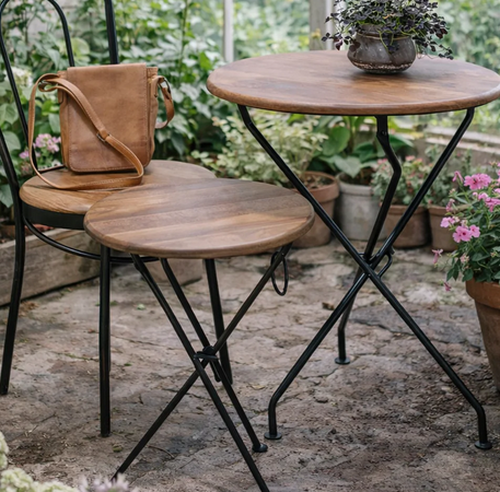Foldebord med træbordplade