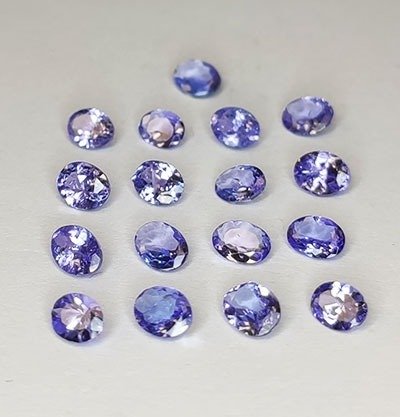 NATURLIGE TANZANITE - 0,15 ct - OVAL CUT