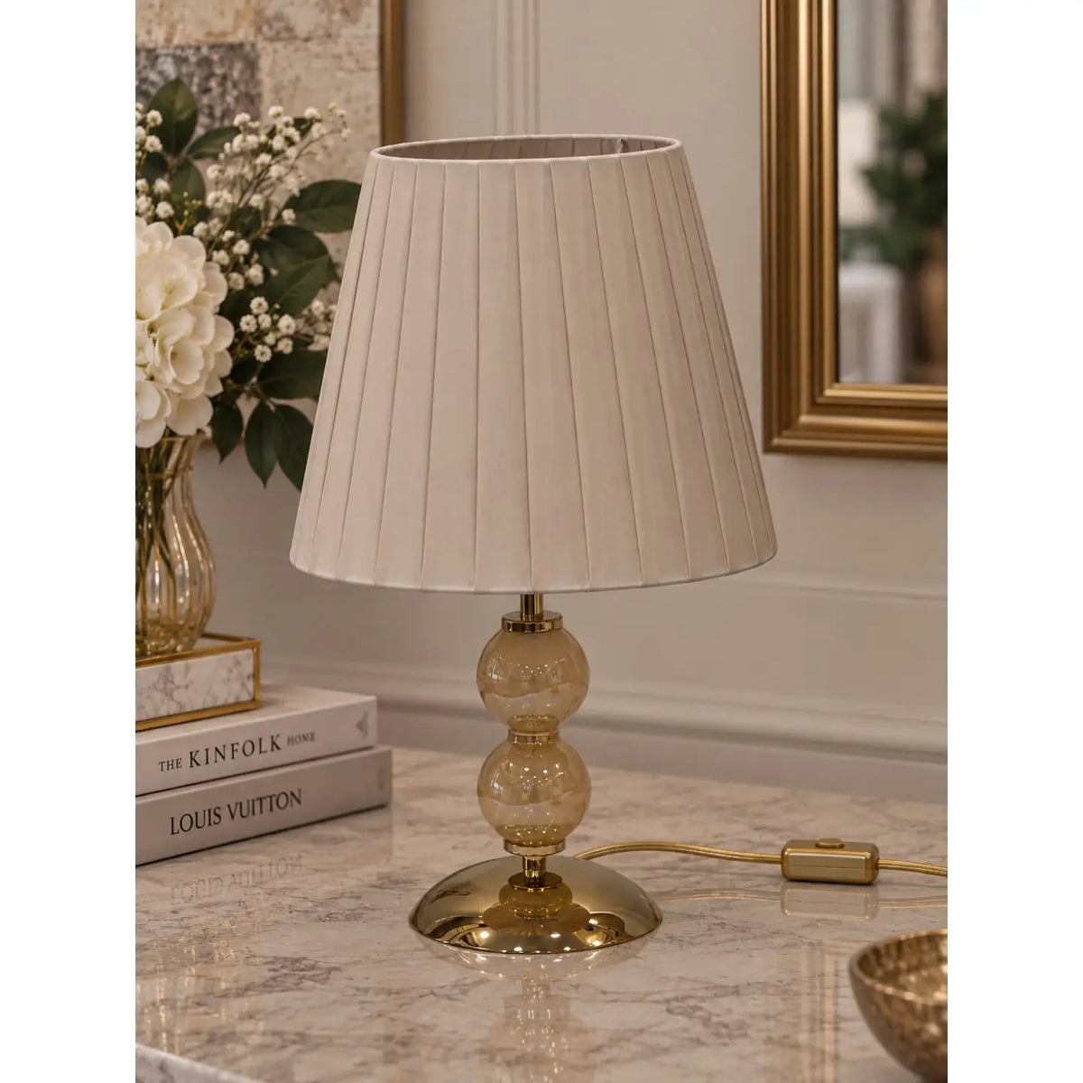 Lille Elizabeth-lampe i guld med beige lampeskærm - H 50 cm
