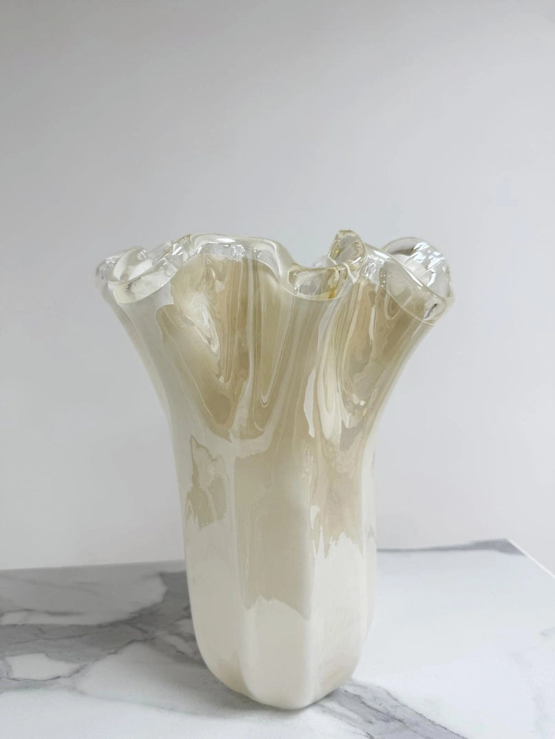 VasoFazzoletto- stor -  i elfenbenfarvet Murano-glas - H 31 cm