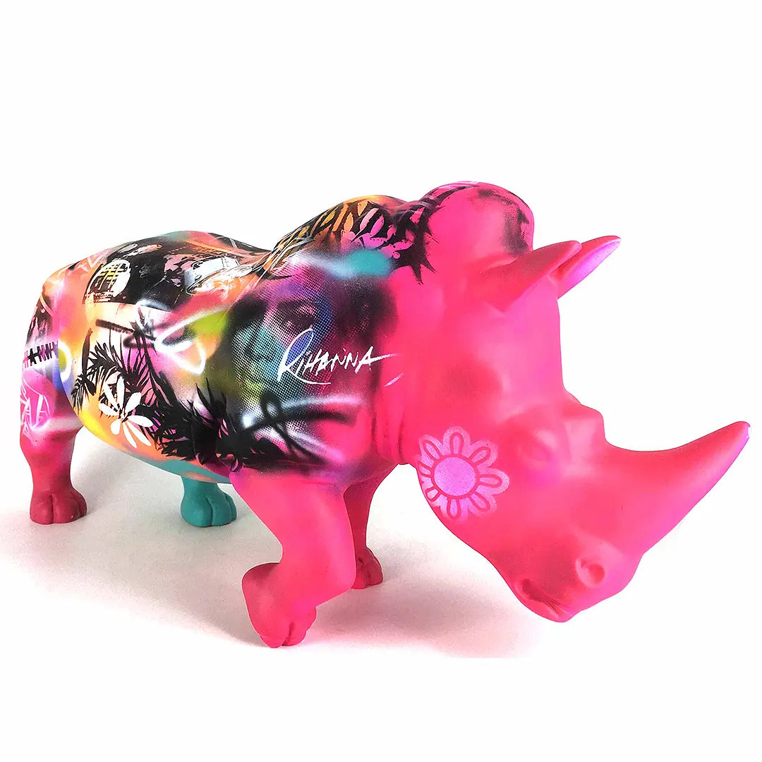 RINO- Håndmalet kunstfigur - 60 cm x 20 cm x 28 cm - RIHANNA
