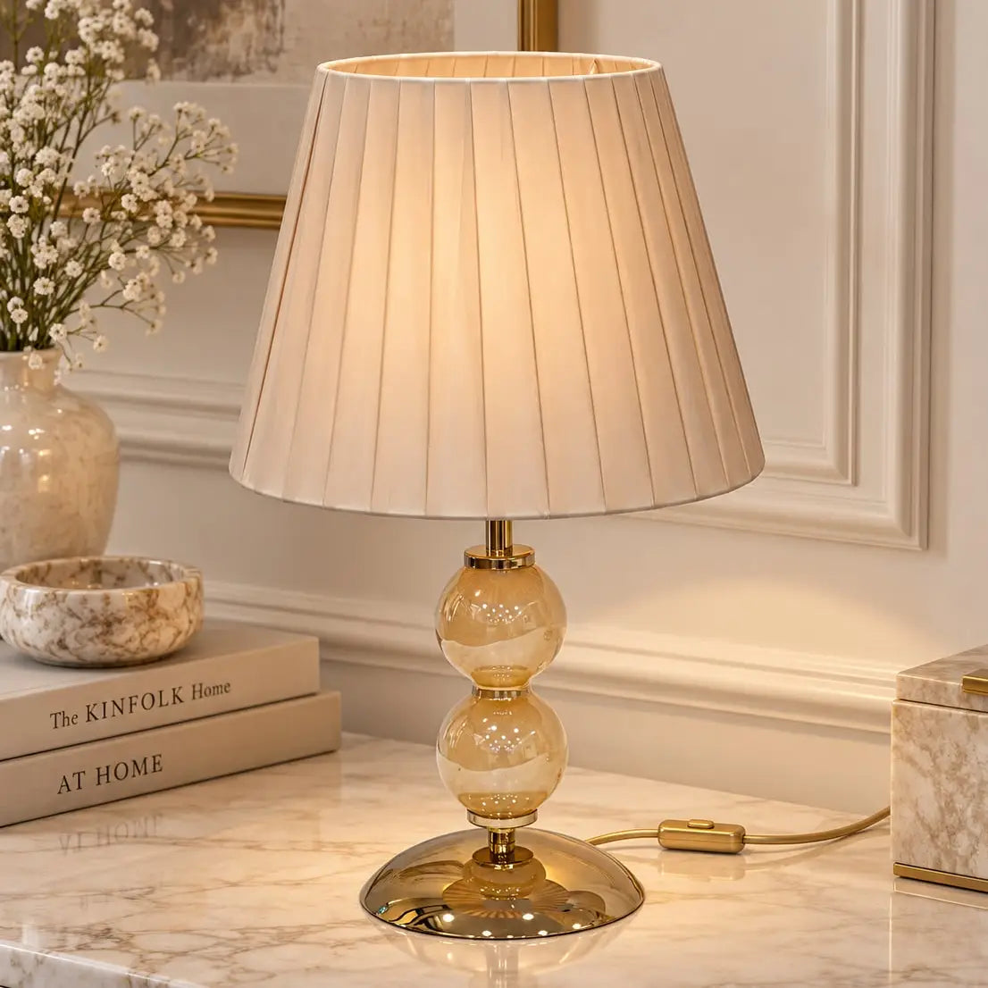 Lille Elizabeth-lampe i guld med beige lampeskærm - H 50 cm